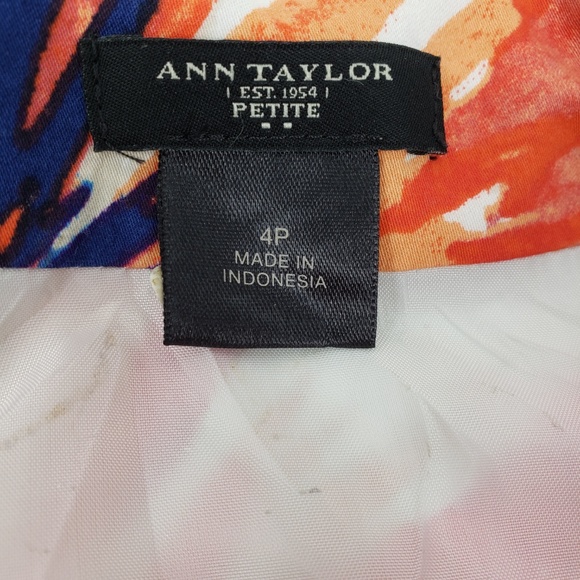 Ann Taylor Abstract Floral Skater Skirt Sz 4P - Picture 7 of 8